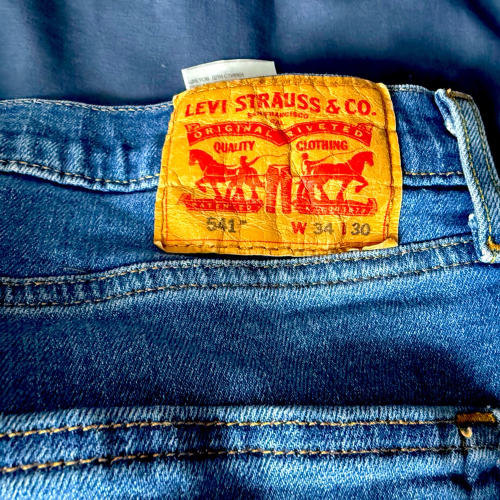Levis 541 34x30 faded añd tapered